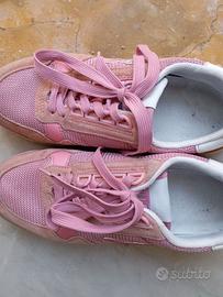 snikers taglia 42 e mezzo 