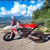 Moto 125 Fantic Motard 2021