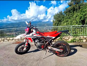 Moto 125 Fantic Motard 2021