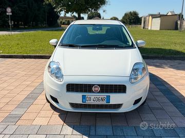 Fiat Grande Punto 1.4 5 porte benzina neopatentati