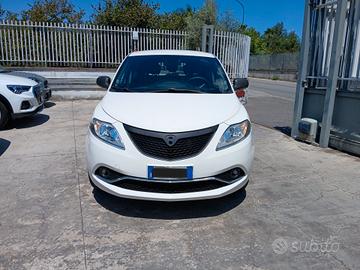 Lancia Ypsilon 1.2 69 CV 5 porte S&S Gold