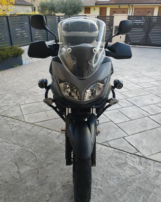 MOTO SUZUKI V STROM
