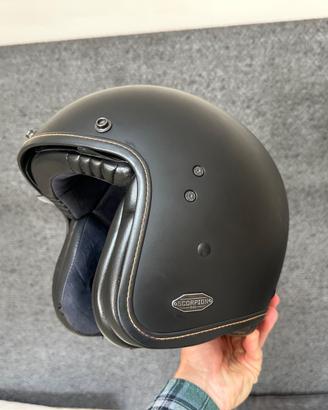 Casco Belfast Scorpion