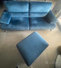 Divano Kubo Rosso completo di pouf