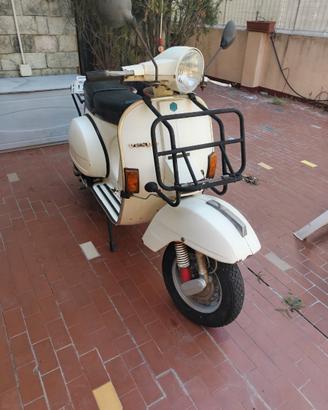 Vespa px200e