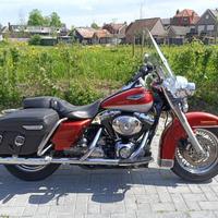 Harley Davidson Road King FLHRC Classic