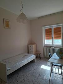 Centralissimo affittiamo stanze