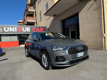 AUDI Q3 40 TDI quattro S tronic Business SPORT