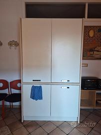 Cucina salvaspazio a scomparsa