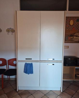 Cucina salvaspazio a scomparsa