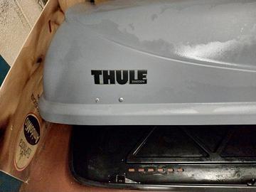 baule box con staffe della thule ocean pacific 200