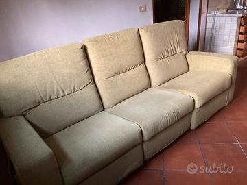 Divano a tre posti c/seduta estensibile elettrica