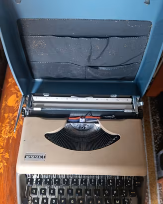Macchina da Scrivere Vintage ANTARES COMPACT– 