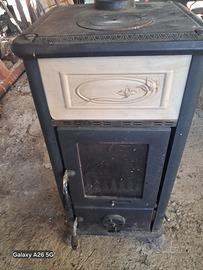 Stufa a legna La Nordica Dorella 8X in ceramica