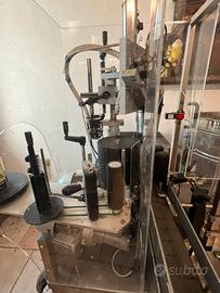 Etichettatrice bottiglie vino