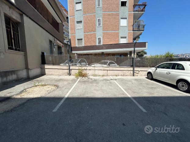 POSTO AUTO A NAPOLI