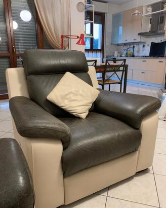 Poltrona in pelle Atomik con relax elettrici