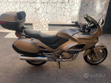 Honda Deauville 1999 Moto e Scooter In vendita a Napoli