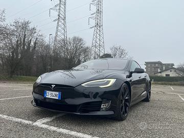 Tesla Model S P100D Ludicrous+ 772 CV FSD a Vita!