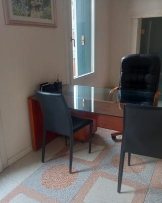 Stanza uso ufficio/studio