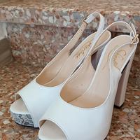 Scarpe bianche in pelle 