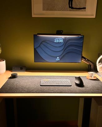 Standing desk