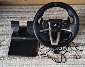 PS4 + giochi e volantino.