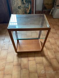 Mobiletto in vetro e legno