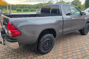 Toyota Hilux Extra Cab 4 posti Italiana