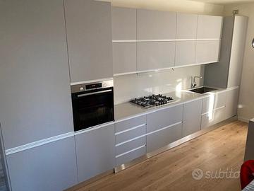 Cucina nuova con isola