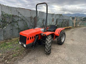 Trattore frutteto Carraro 3100 fisso