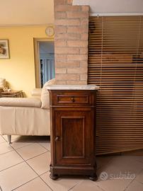 Mobiletto Antico piano in marmo 110€