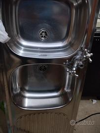 lavello in acciaio a due vasche 
