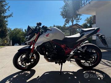 Honda Hornet 750 2024