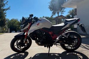 Honda Hornet 750 2024