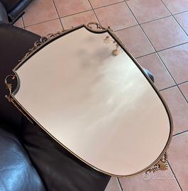 Specchio vintage decorativo dorato con cornice lav