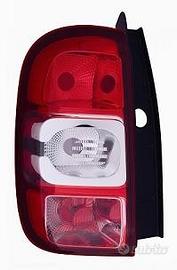 FANALE FANALINO POSTERIORE DACIA DUSTER 2013
