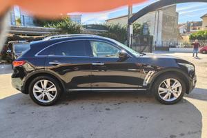 Infiniti QX70 3.0