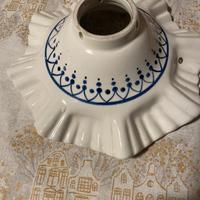 Vecchio paralume in ceramica