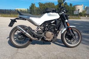 Husqvarna Vitpilen 401 + kit Svartpilen