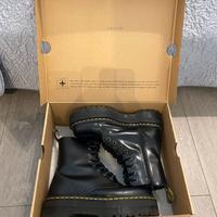 Dr. Martens Stivali Platform Jadon in pelle smooth