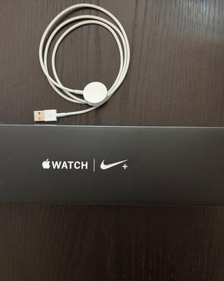 Apple Watch Serie 4 44mm + accessori Apple