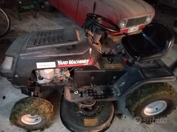 trattorino tagliaerba 