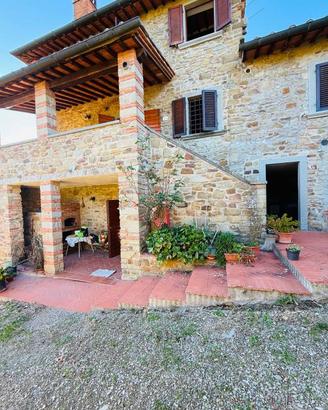 Villa di 1250 m² con più di 5 locali a Arezzo