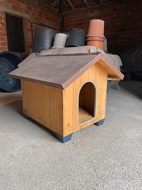 Cuccia per cane in legno