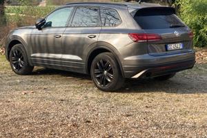VOLKSWAGEN Touareg 3.0 V6 TDI