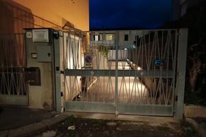 N 2 Posti auto