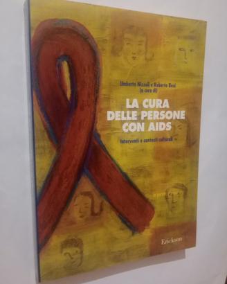 904) Libro " LA CURA DELLE PERSONE CON AIDS