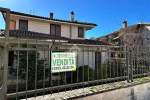 PORZIONE DI BIFAMILIARE A ACQUAPENDENTE