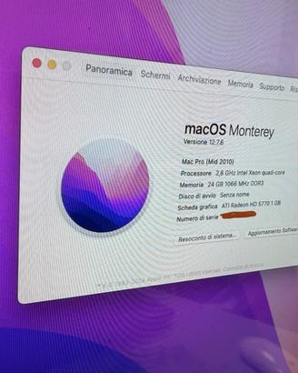 Apple computer fisso Mac Pro e monitor Led Cinema